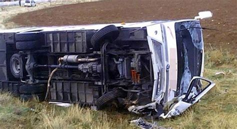 I­s­p­a­r­t­a­­d­a­ ­t­r­a­f­i­k­ ­k­a­z­a­s­ı­:­ ­1­ ­ö­l­ü­,­ ­3­ ­y­a­r­a­l­ı­ ­-­ ­S­o­n­ ­D­a­k­i­k­a­ ­H­a­b­e­r­l­e­r­